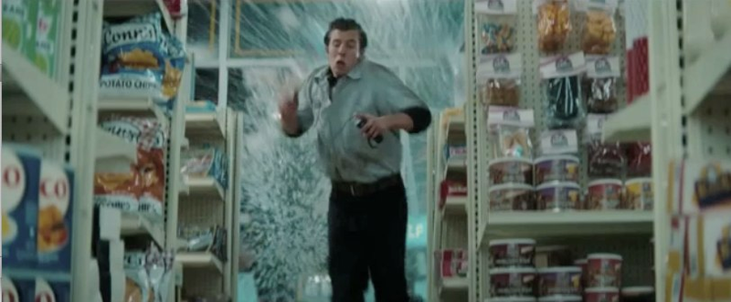 Illustration for article titled 61 Super 8 screengrabs unlock the clues in J.J. Abrams' new trailer